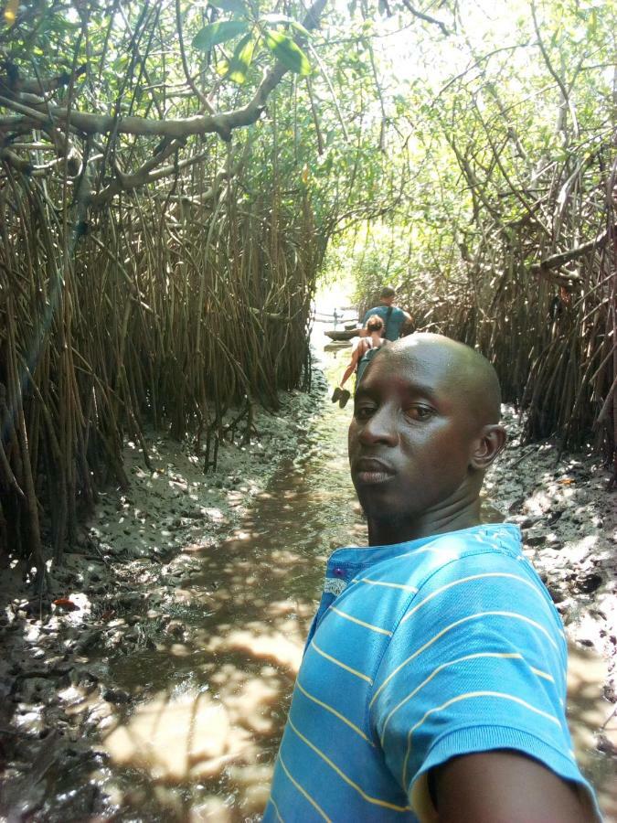Sukuta Nema Guest House Banjul Bagian luar foto