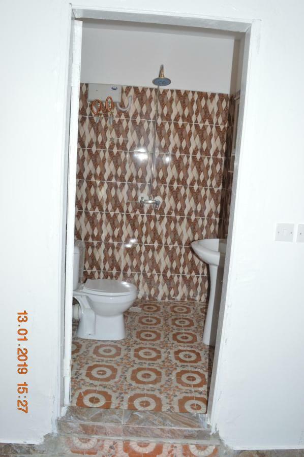 Sukuta Nema Guest House Banjul Bagian luar foto